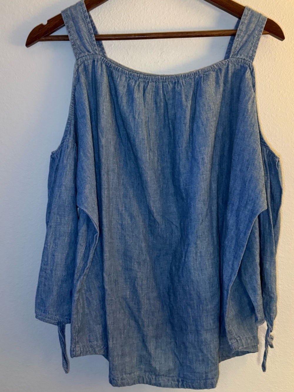 Madewell Light Blue Cold-Shoulder Chambray Top - Size Large
